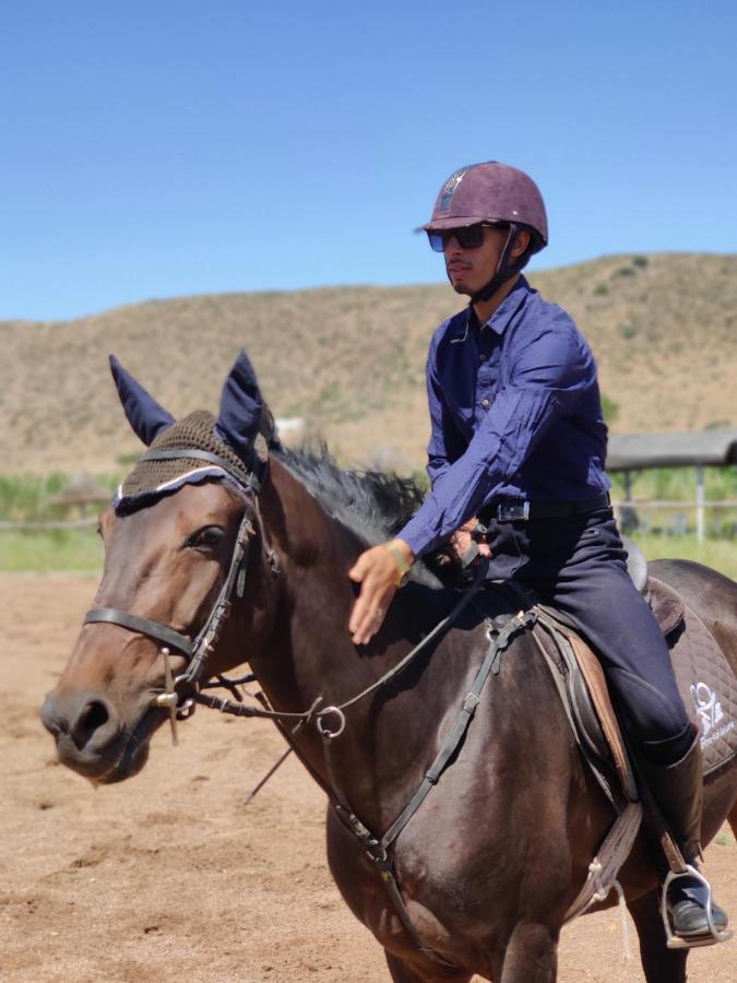 אזרו Le Vallon Vert - Club Equestre מראה חיצוני תמונה