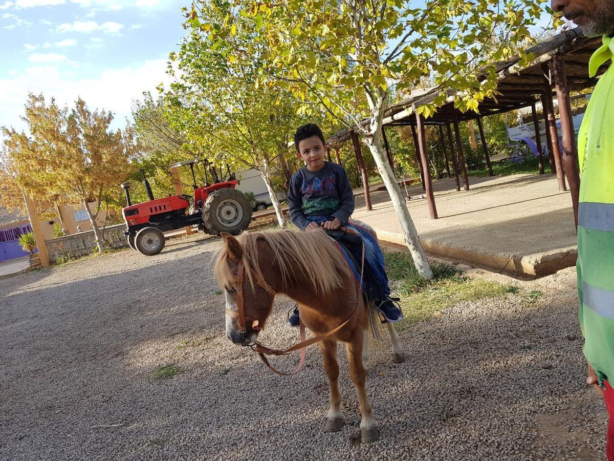 אזרו Le Vallon Vert - Club Equestre מראה חיצוני תמונה